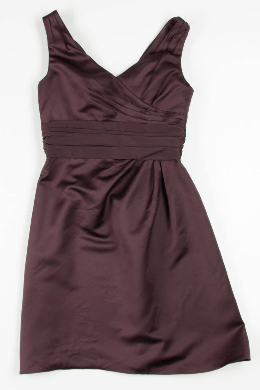 brown vintage bridesmaid dresses Dress 684 – Ragstock BATCH_2024-5-17-NW A deep plunge neckline Size:XL / N14 90s Hip Hop Fashion