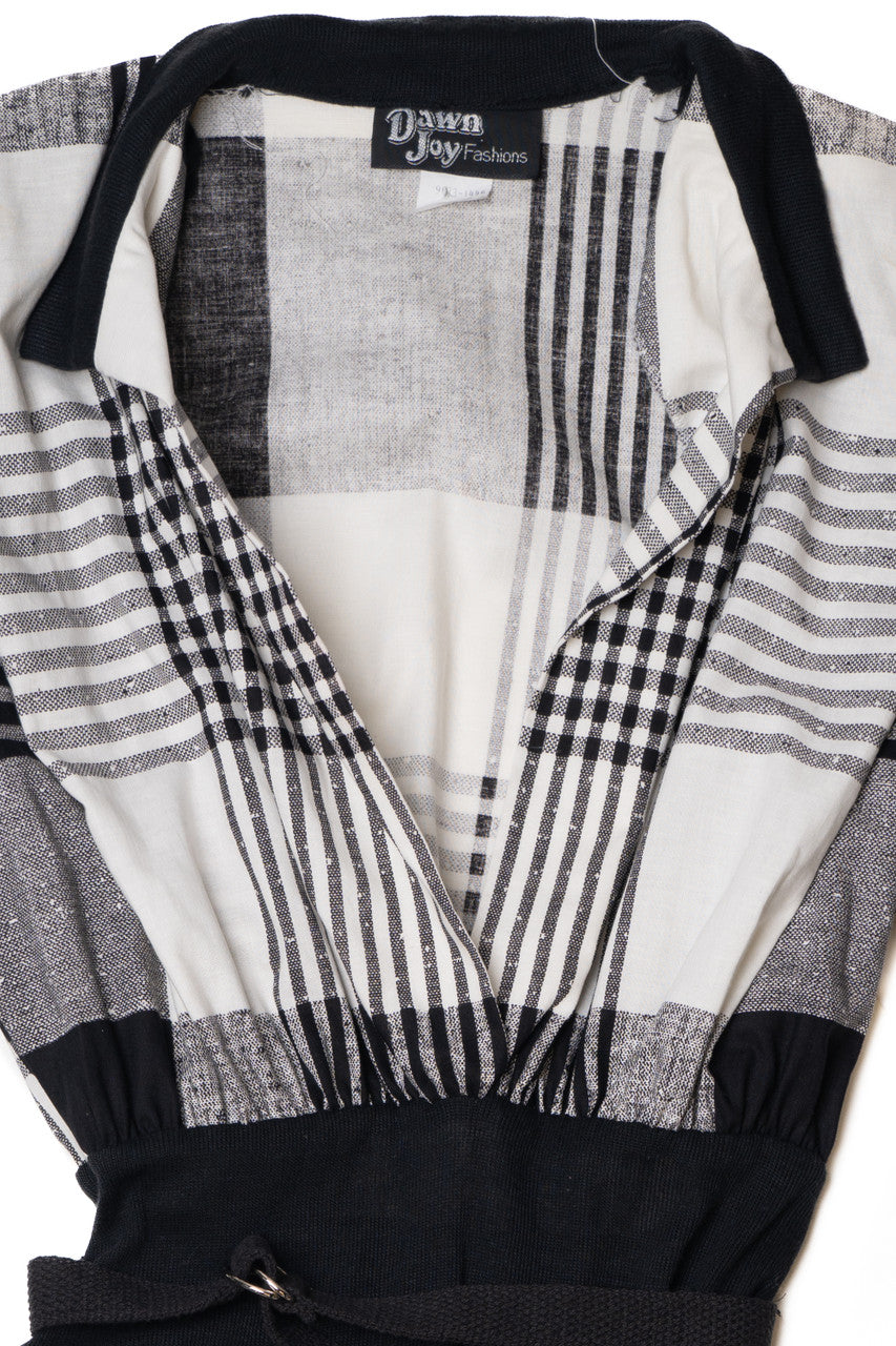 Vintage 1950s Style Open Front Dress With Belt