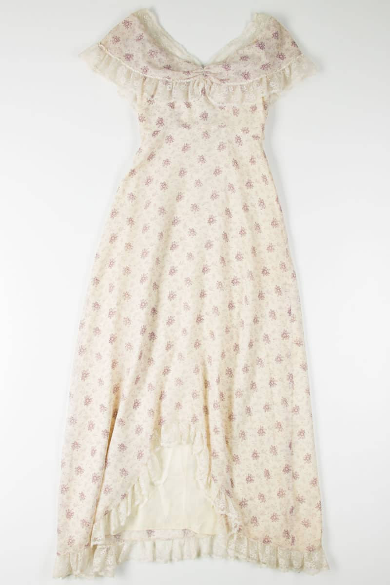 Antique Floral Pattern Lace Dress