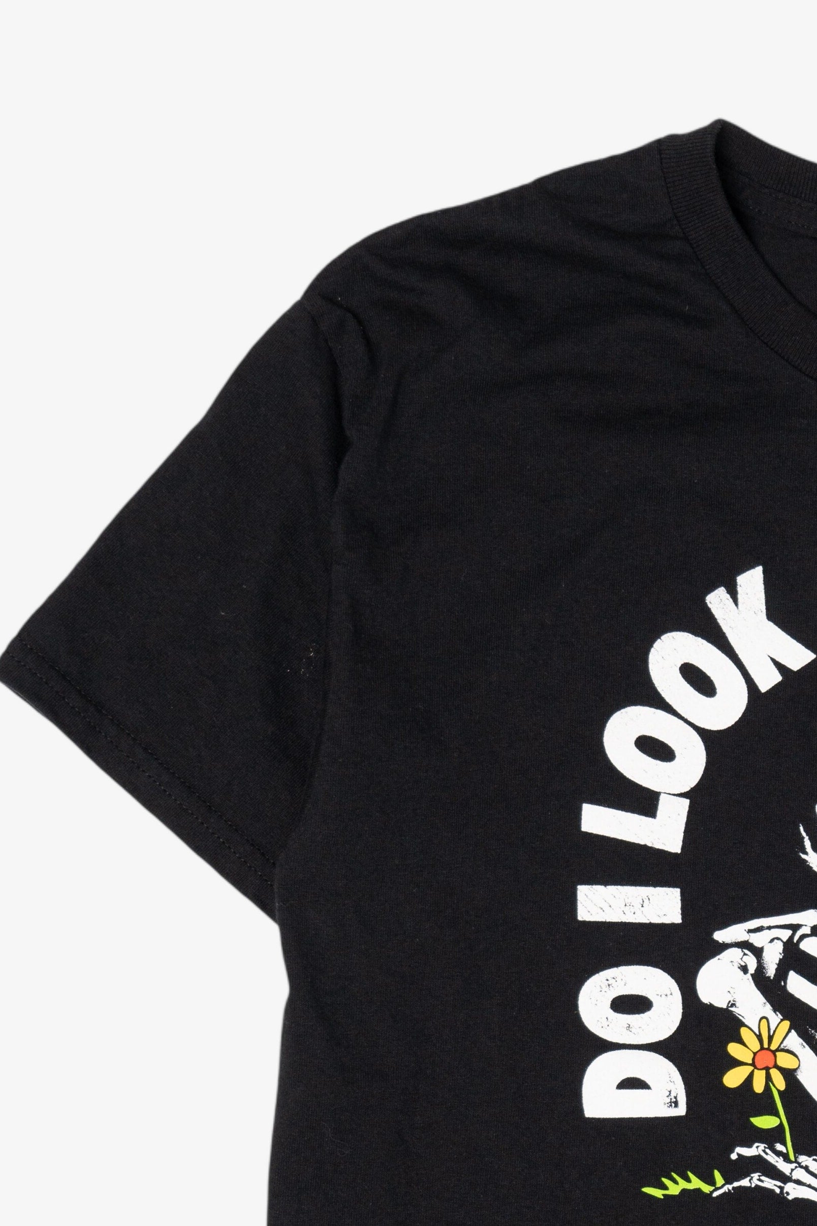 Skeleton "Do I Look Like I Care?" Funny Halloween T-Shirt