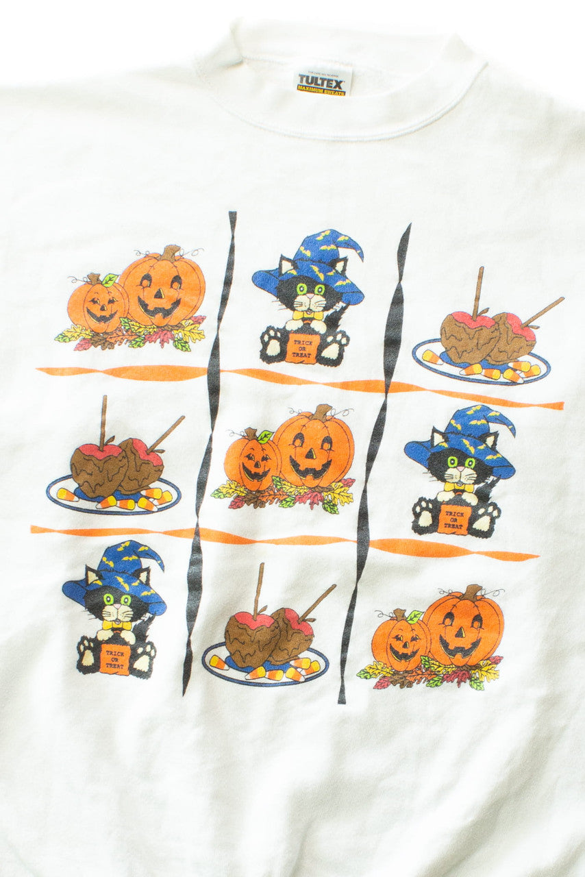 Vintage Tic-Tac-Toe Halloween Sweashirt (1990s)