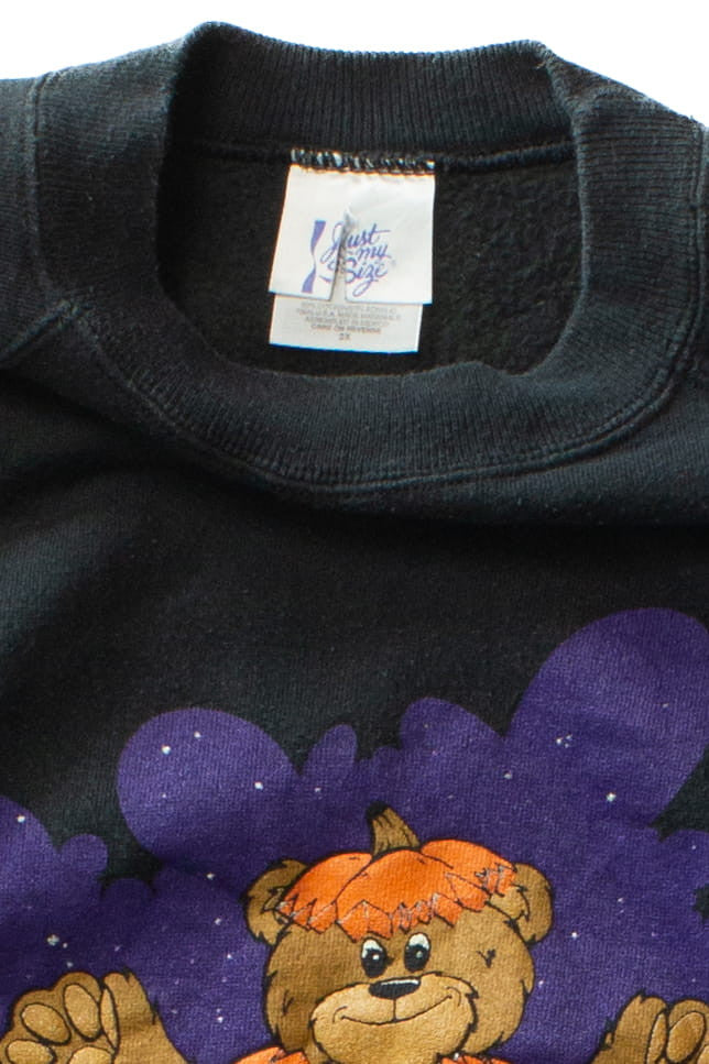 Vintage "I Am The Treat" Bear Halloween Sweatshirt (1990s)