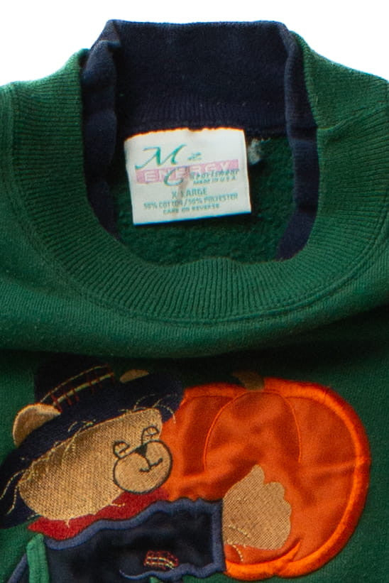 Vintage Pumpkin Bear Hug Fall Sweatshirt (1990s)