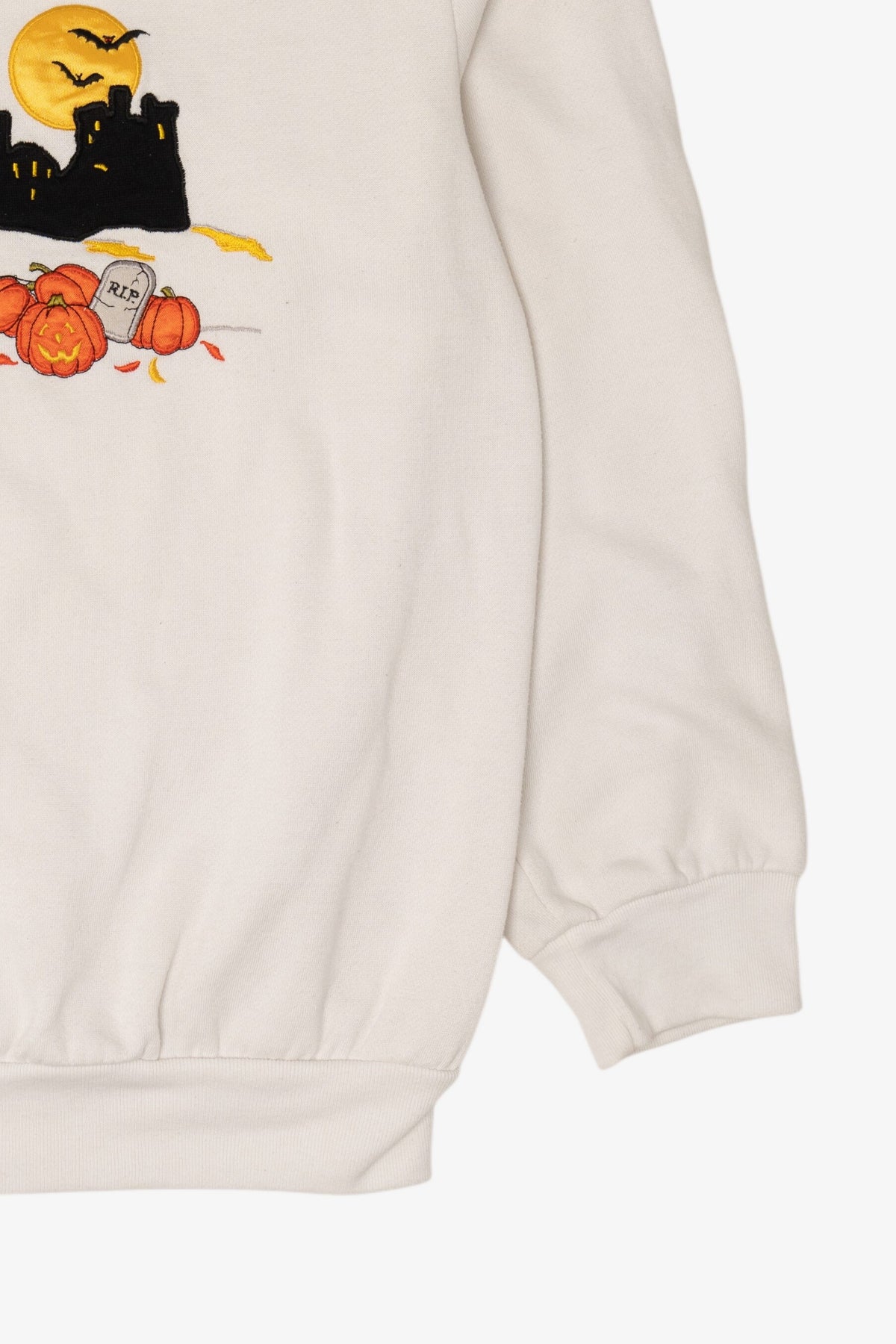 Vintage Haunted House And Pumpkin Field Halloween Sweatshirt (1990s)