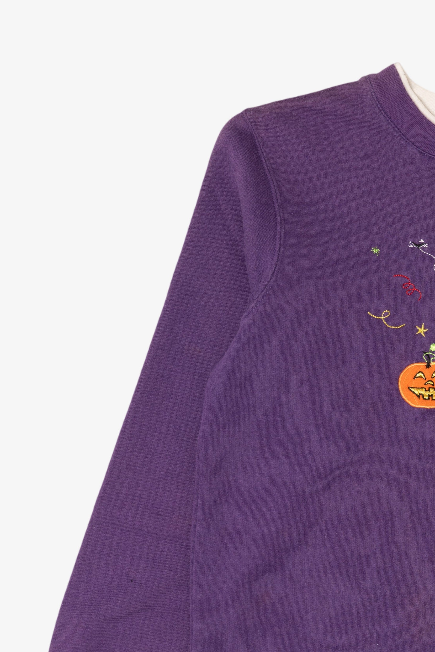 Vintage Purple Witch Casting Spell Halloween Sweatshirt (2000s)