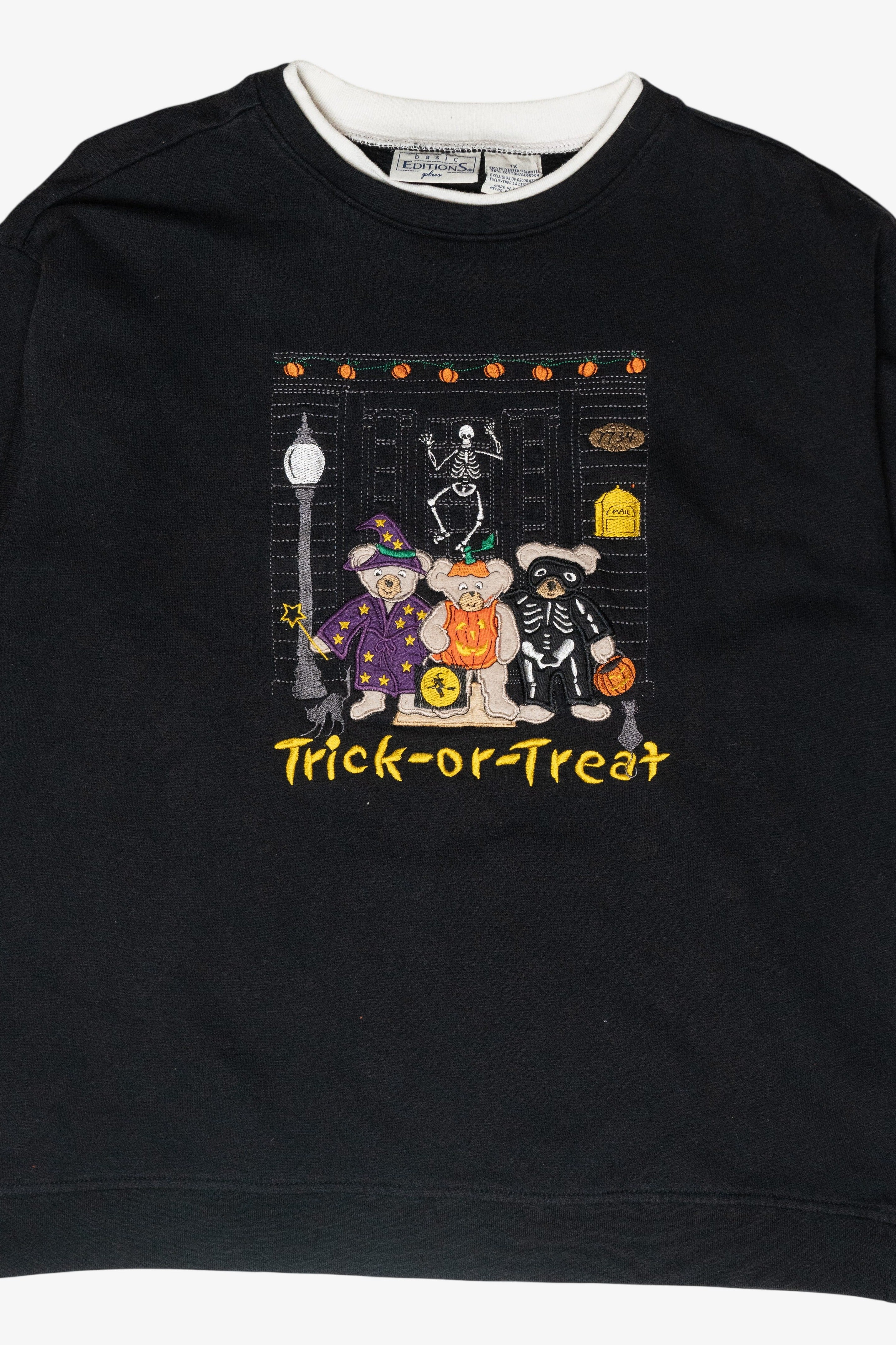 "Trick or Treat" Bears Vintage Halloween Sweatshirt (1990s)