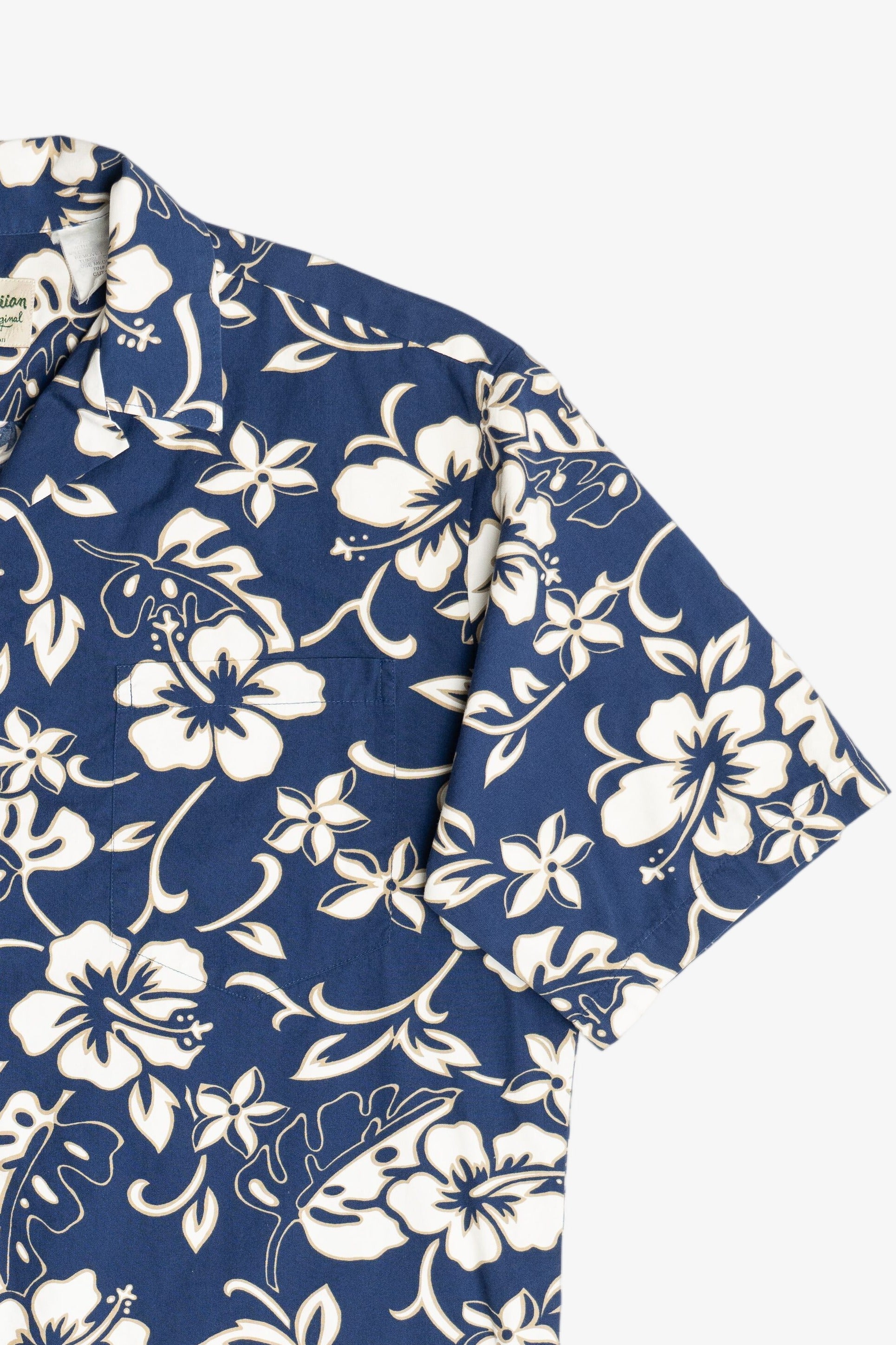 Vintage Hilo Hattie Navy Hibiscus Hawaiian Button Up Shirt (2000s)