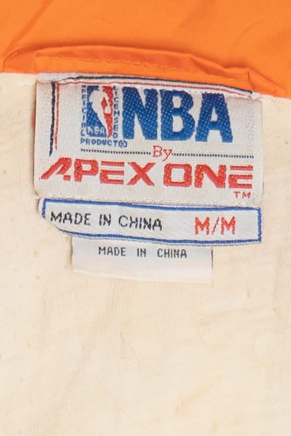 Vintage Cleveland Cavaliers NBA Apex One Nylon Windbreaker (1990s)