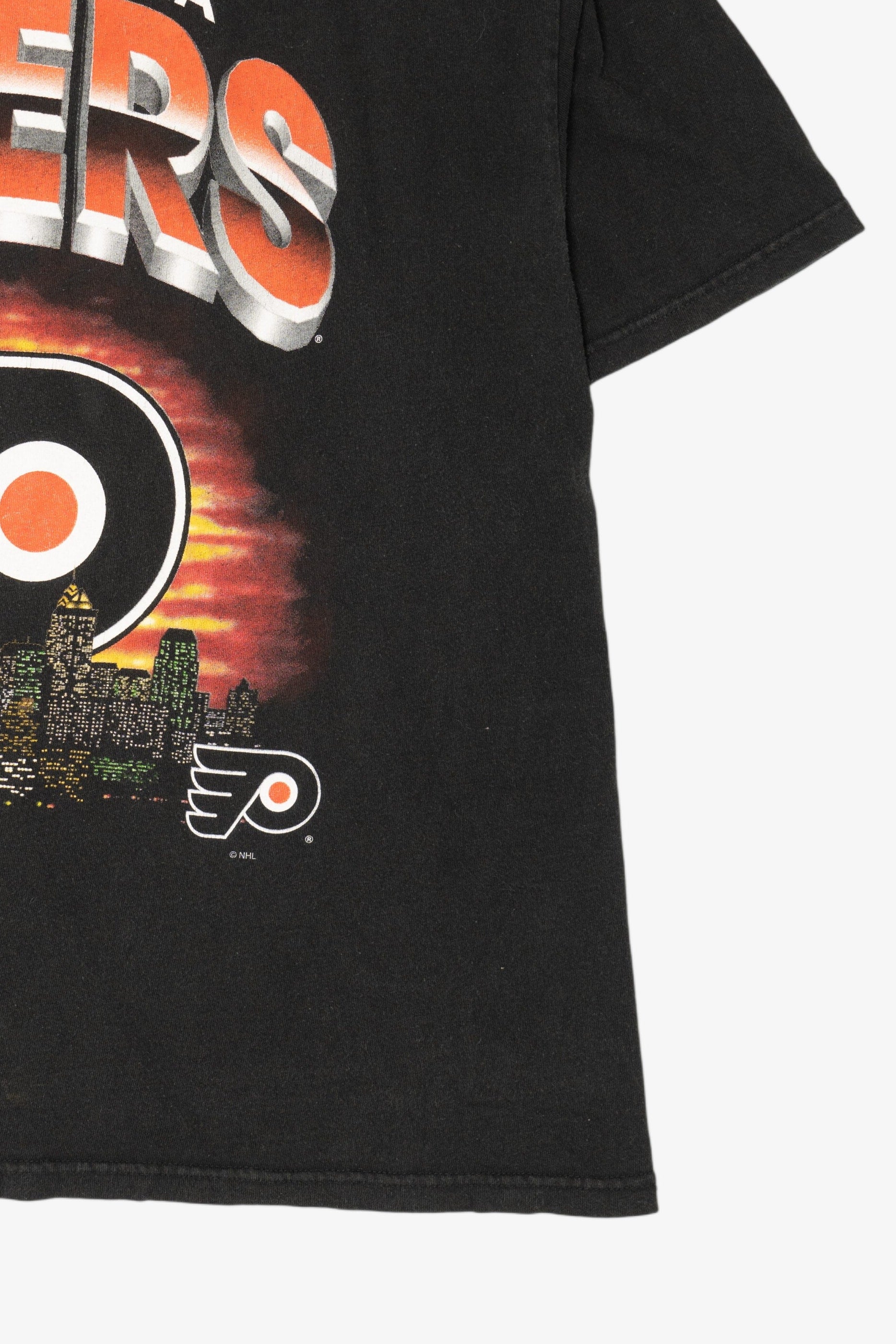 Vintage NHL Philadelphia Flyers Skyline T-Shirt (1990s) – Ragstock