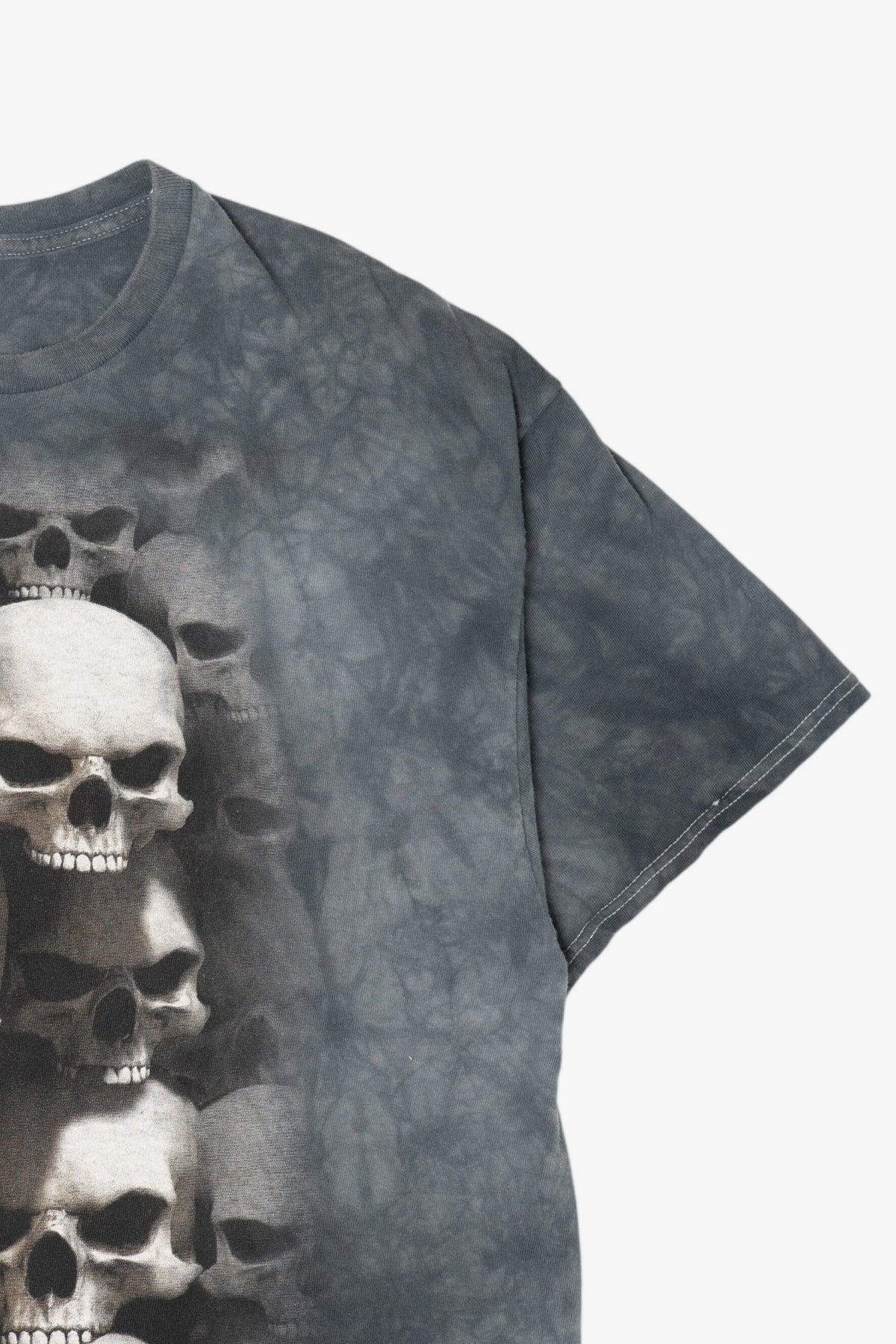 Vintage Dark Gray Pile Of Skulls Tie Dye T-Shirt (2000s)