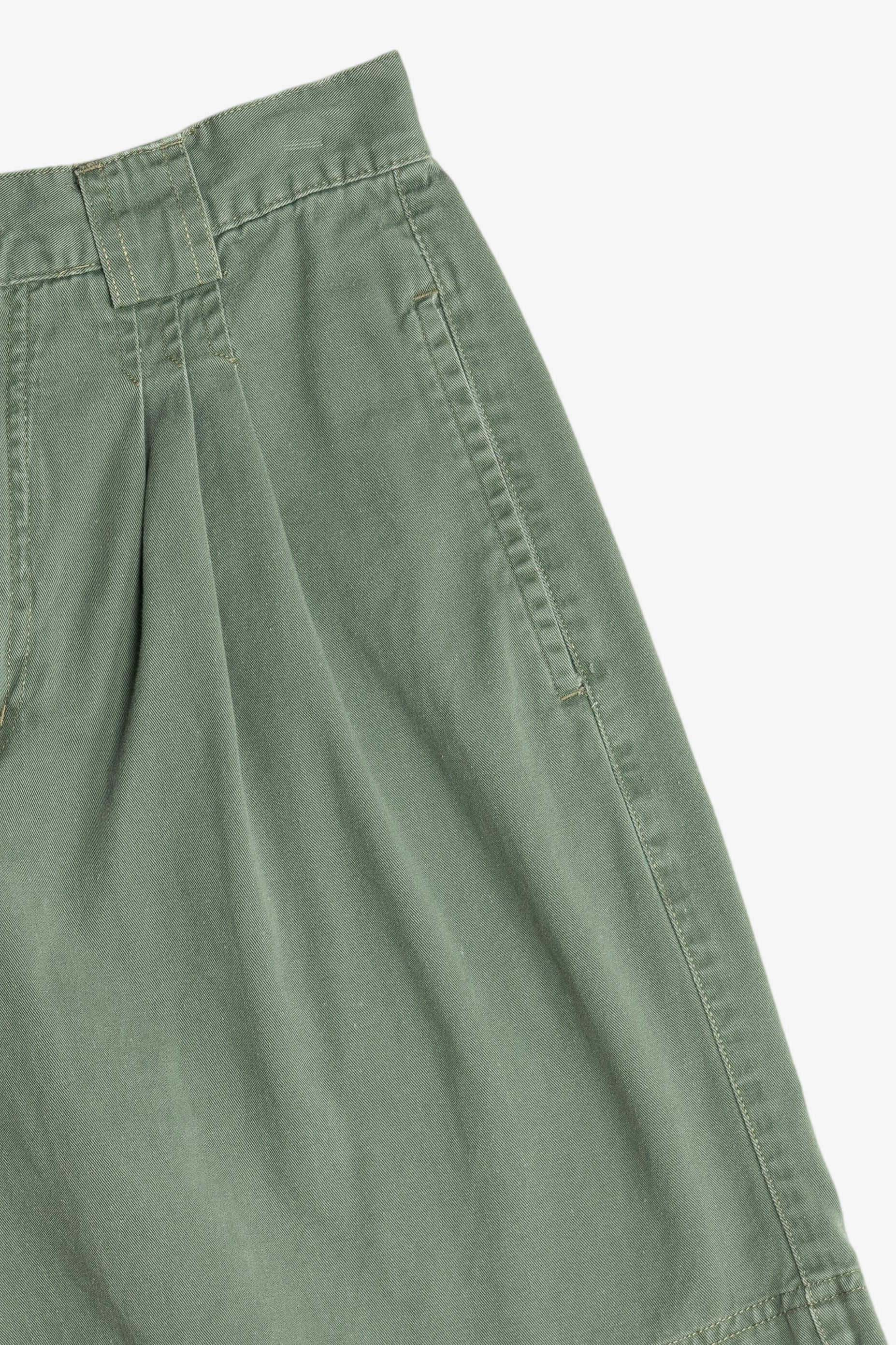 Vintage Sage Green Pleated High Waisted Shorts (1990s)