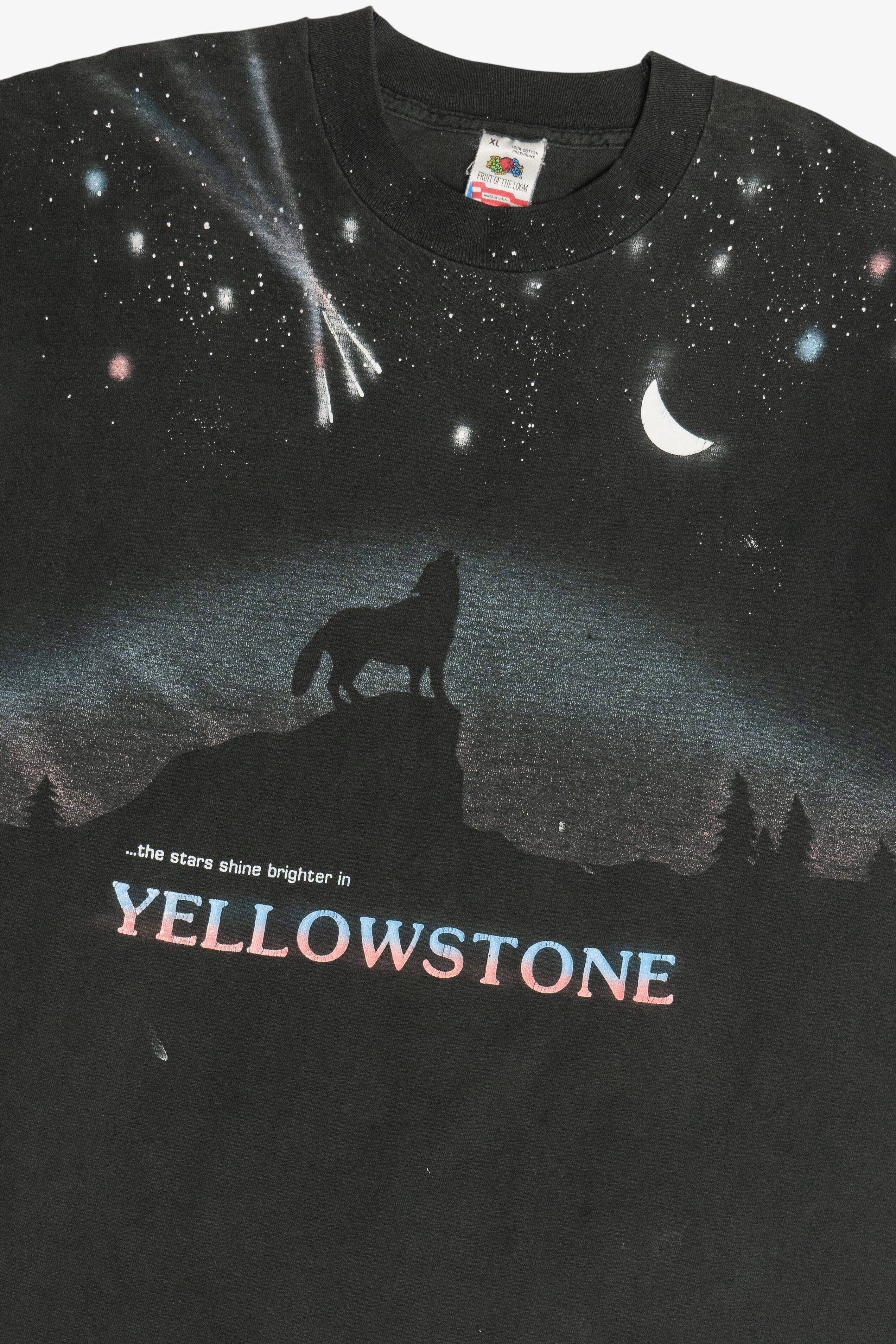 Vintage Distressed "The Stars Shine Brighter In Yellowstone" Howling Wolf Wraparound Print T-Shirt (1990s)