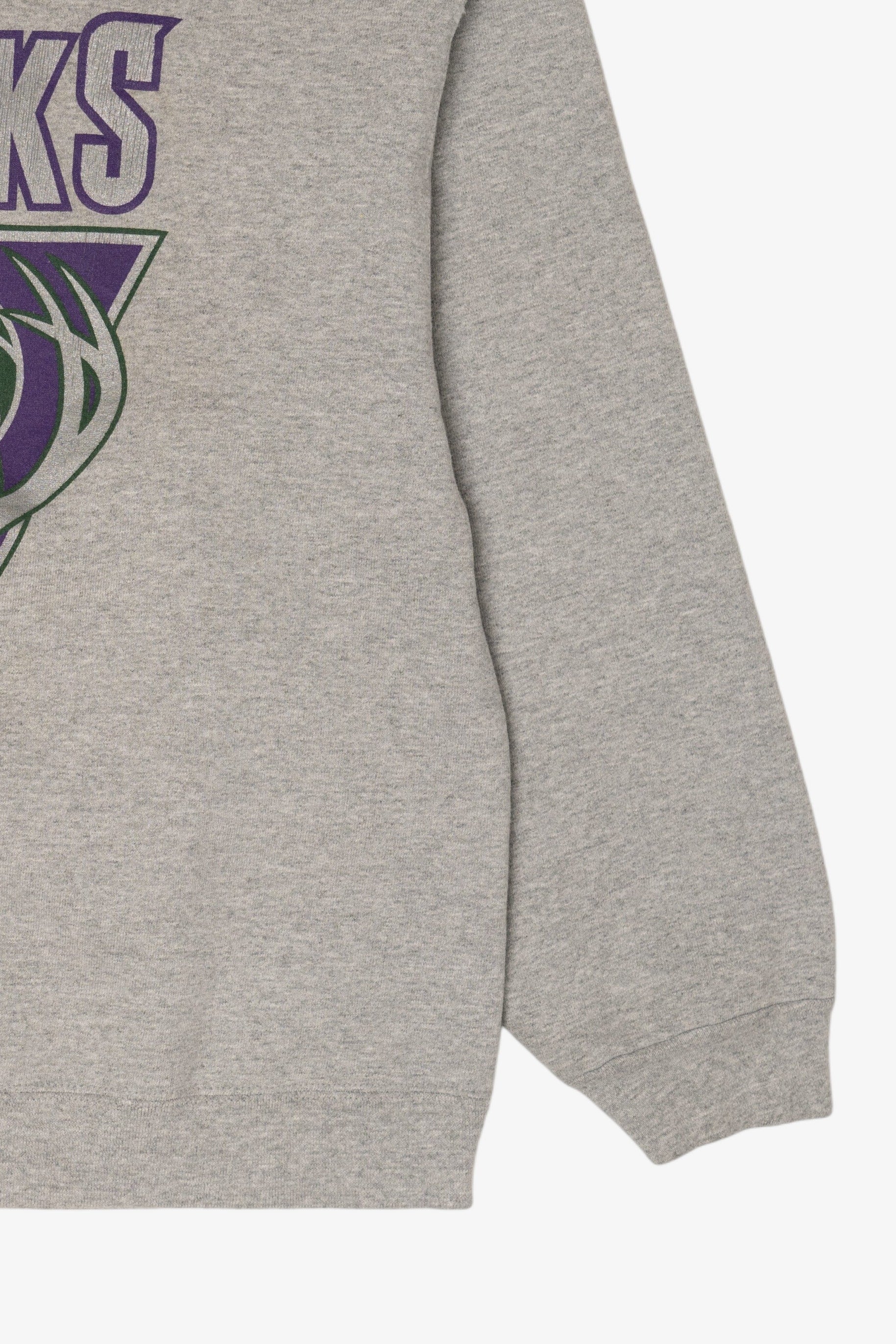 Vintage Milwaukee Bucks Basketball Sweatshirt (1990s)