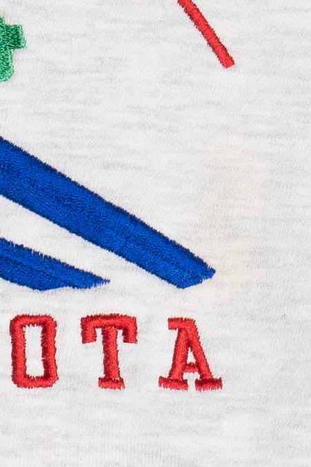 Vintage "Minnesota" Embroidered "USA" Ski Sweatshirt (1990s)