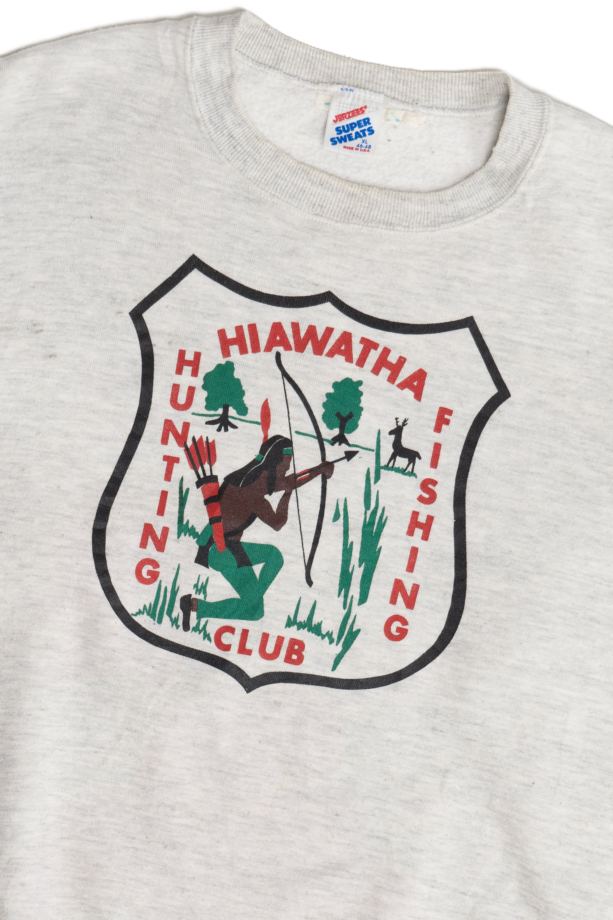 Vintage "Hiawatha Hunting Fishing Club" Sweatshirt (1990s)