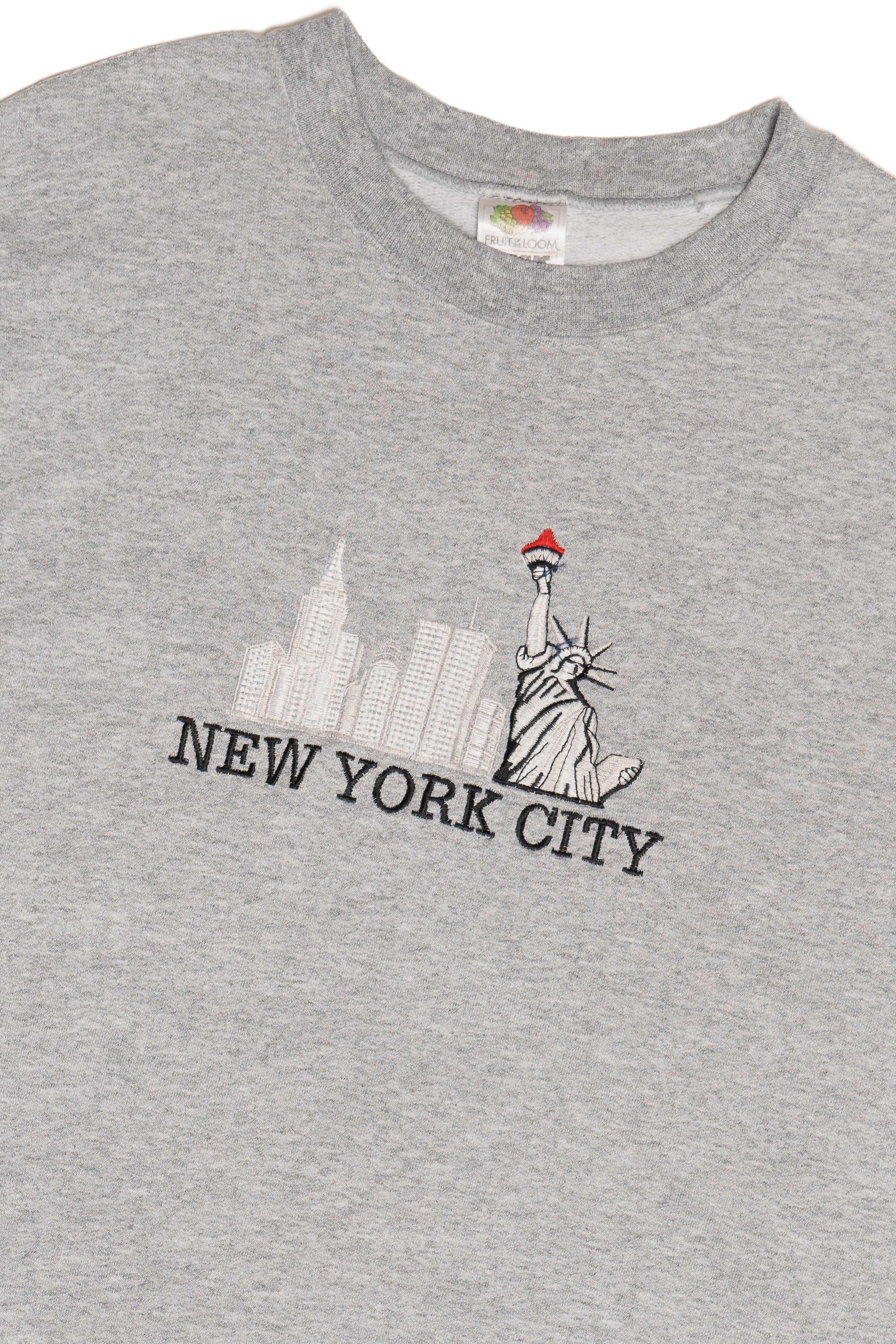 Vintage "New York City" Embroidered Skyline Statue Of Liberty Sweatshirt (2000s)
