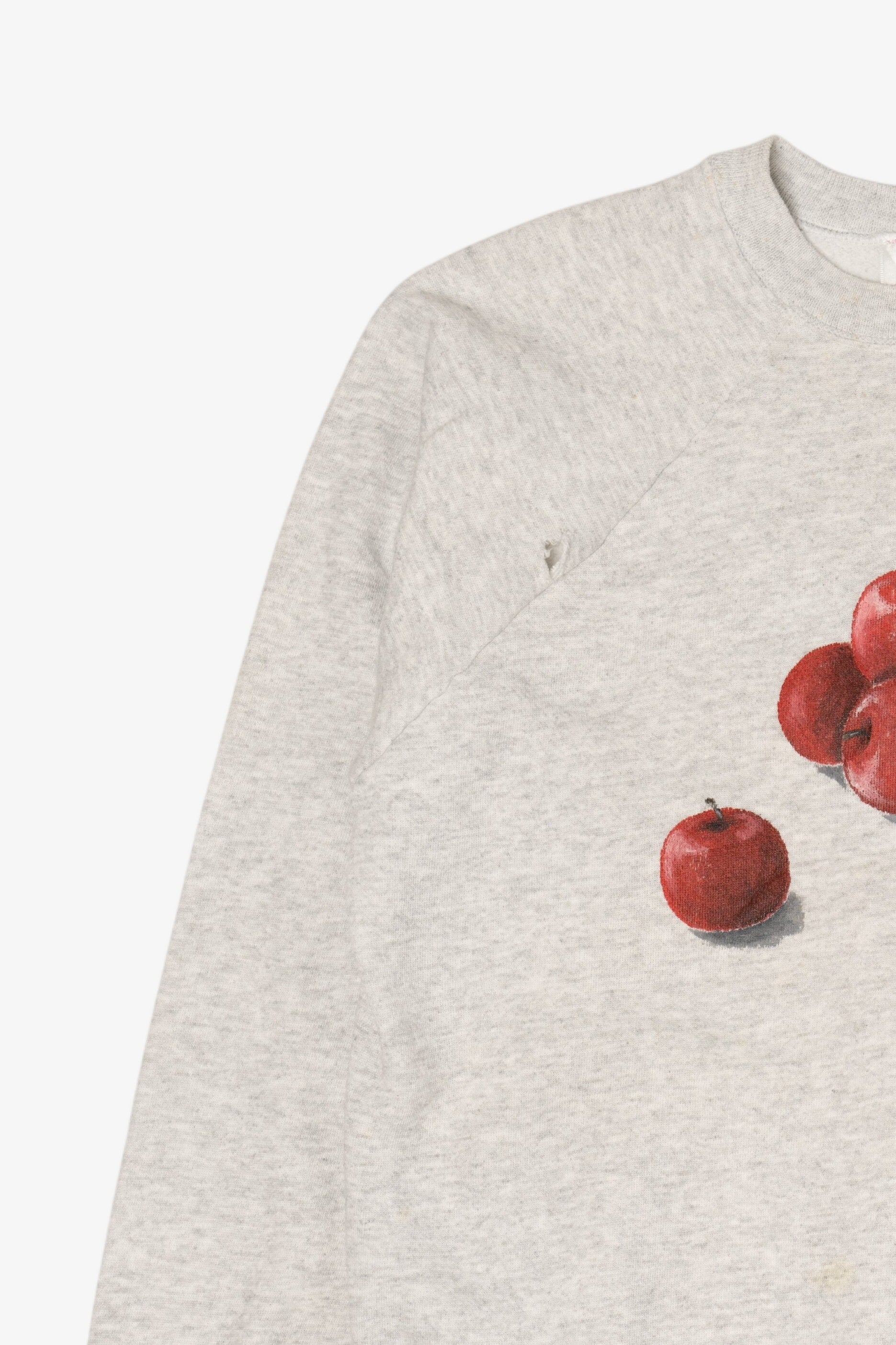 Vintage Light Gray Pile Of Apples Handpainted Sweatshirt (1990s)