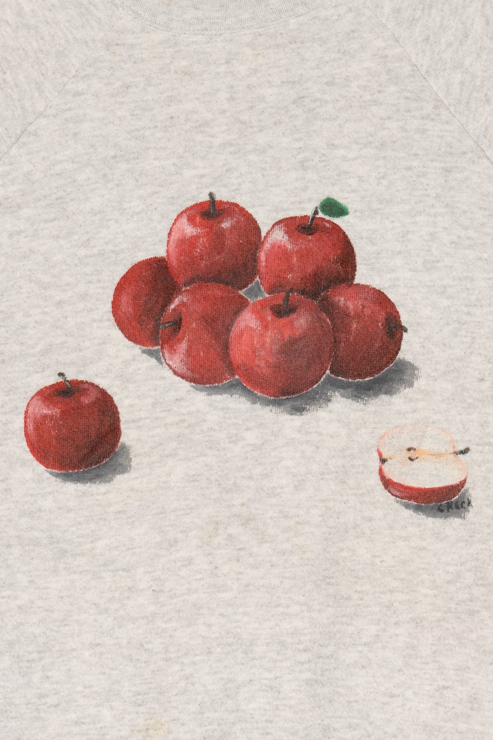 Vintage Light Gray Pile Of Apples Handpainted Sweatshirt (1990s)