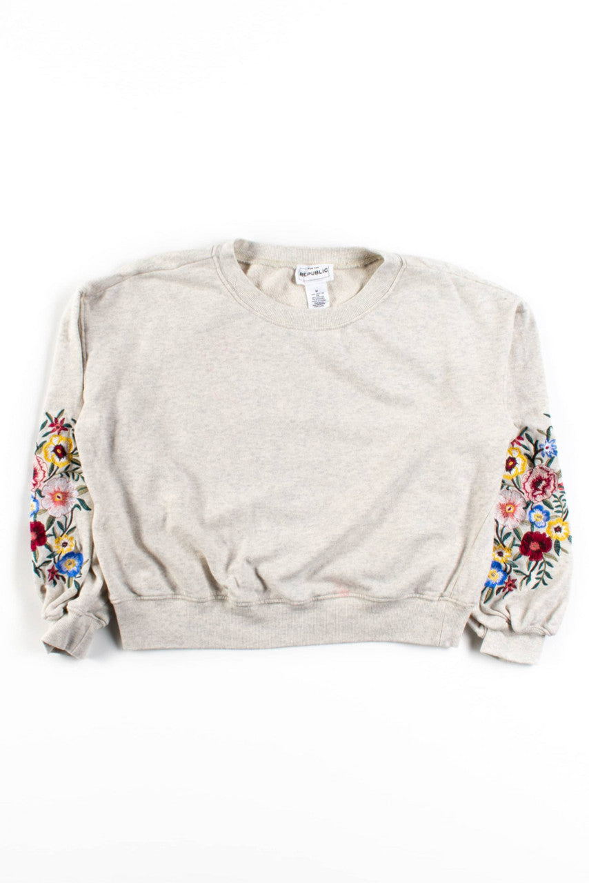 Embroidered Floral Sleeve Cropped Sweatshirt