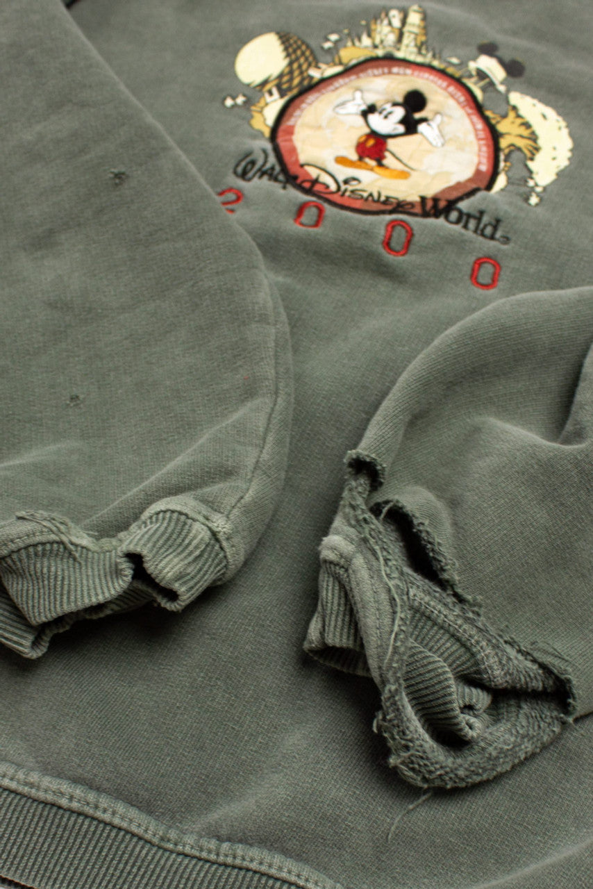 Vintage Walt Disney World Y2K Sweatshirt (2000)