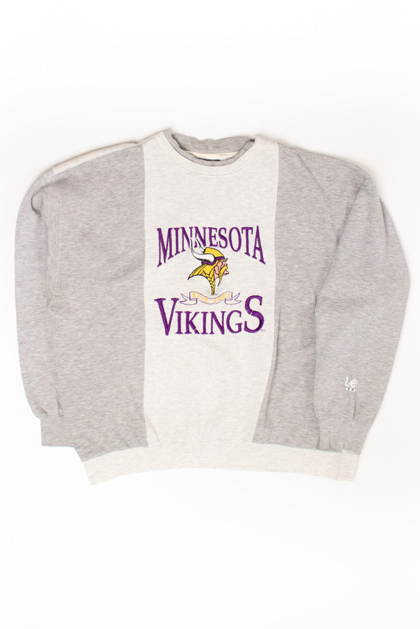 Vintage Embroidered Minnesota Vikings Sweatshirt (1990s)