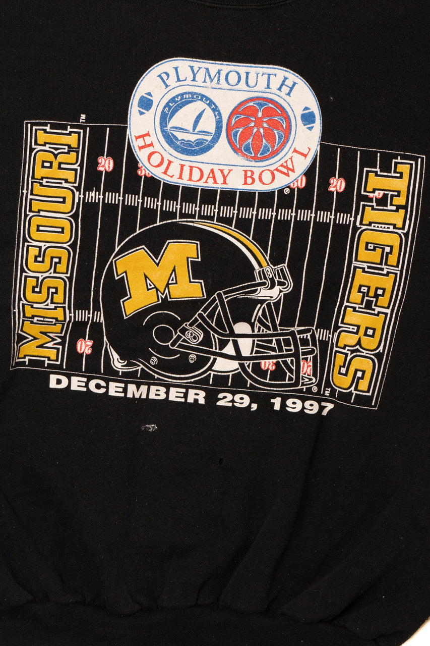 Vintage 1997 Missouri Tigers Holiday Bowl Logo 7 Sweatshirt