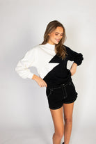 Vintage Black & White Zig Zag Sweatshirt (1990s)