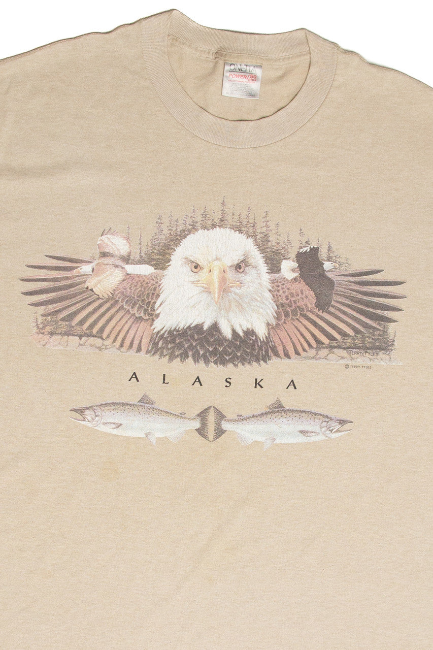 Vintage Alaska Wildlife Graphic T-Shirt