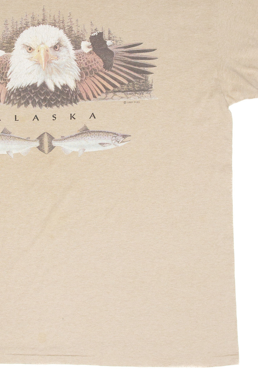 Vintage Alaska Wildlife Graphic T-Shirt