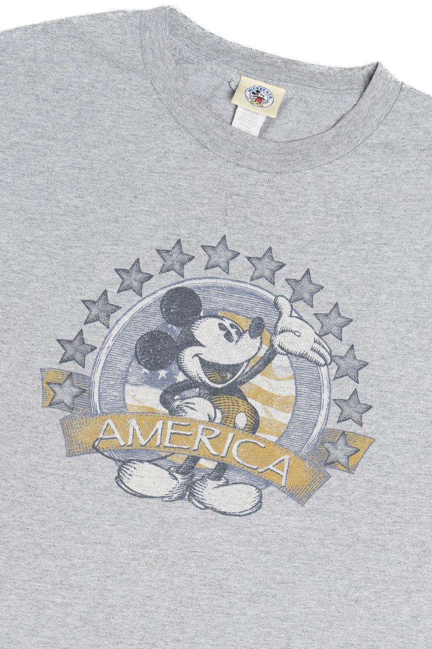 Vintage "America" Patriotic Mickey Mouse Mickey & Co. T-Shirt (2000s)
