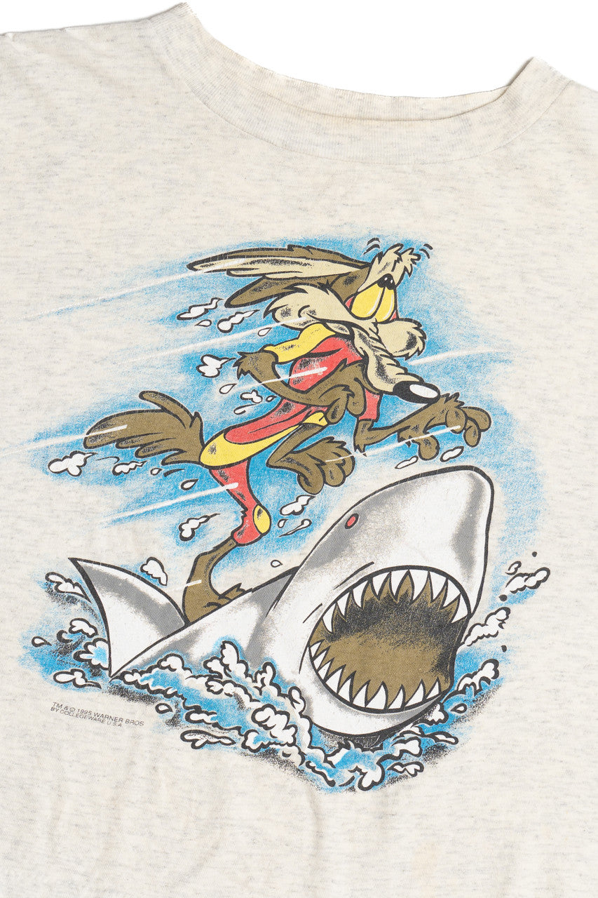 Vintage Wile E. Coyote Shark Looney Tunes Crop Top T-Shirt (1990s)