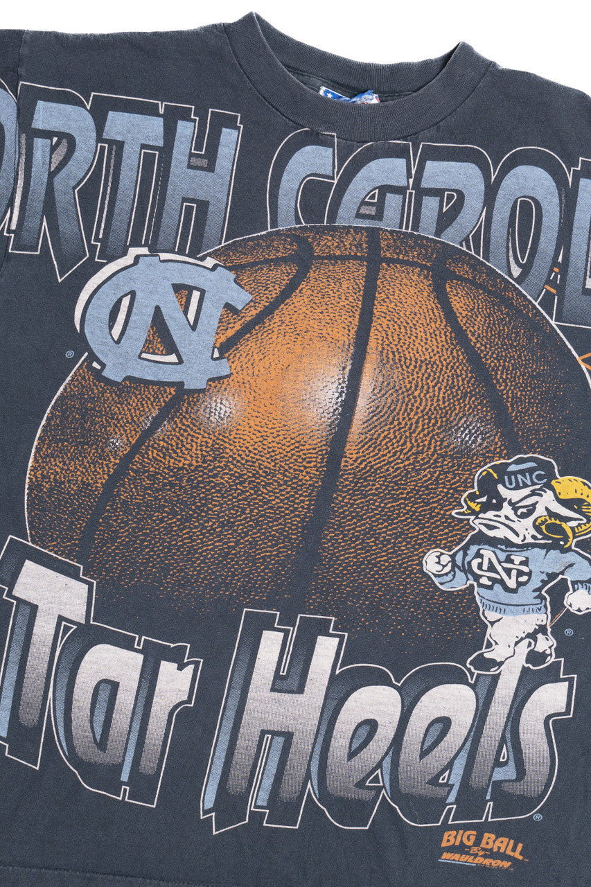 Vintage North Carolina Tar Heels Basketball Single Stitch T-Shirt (1990s)