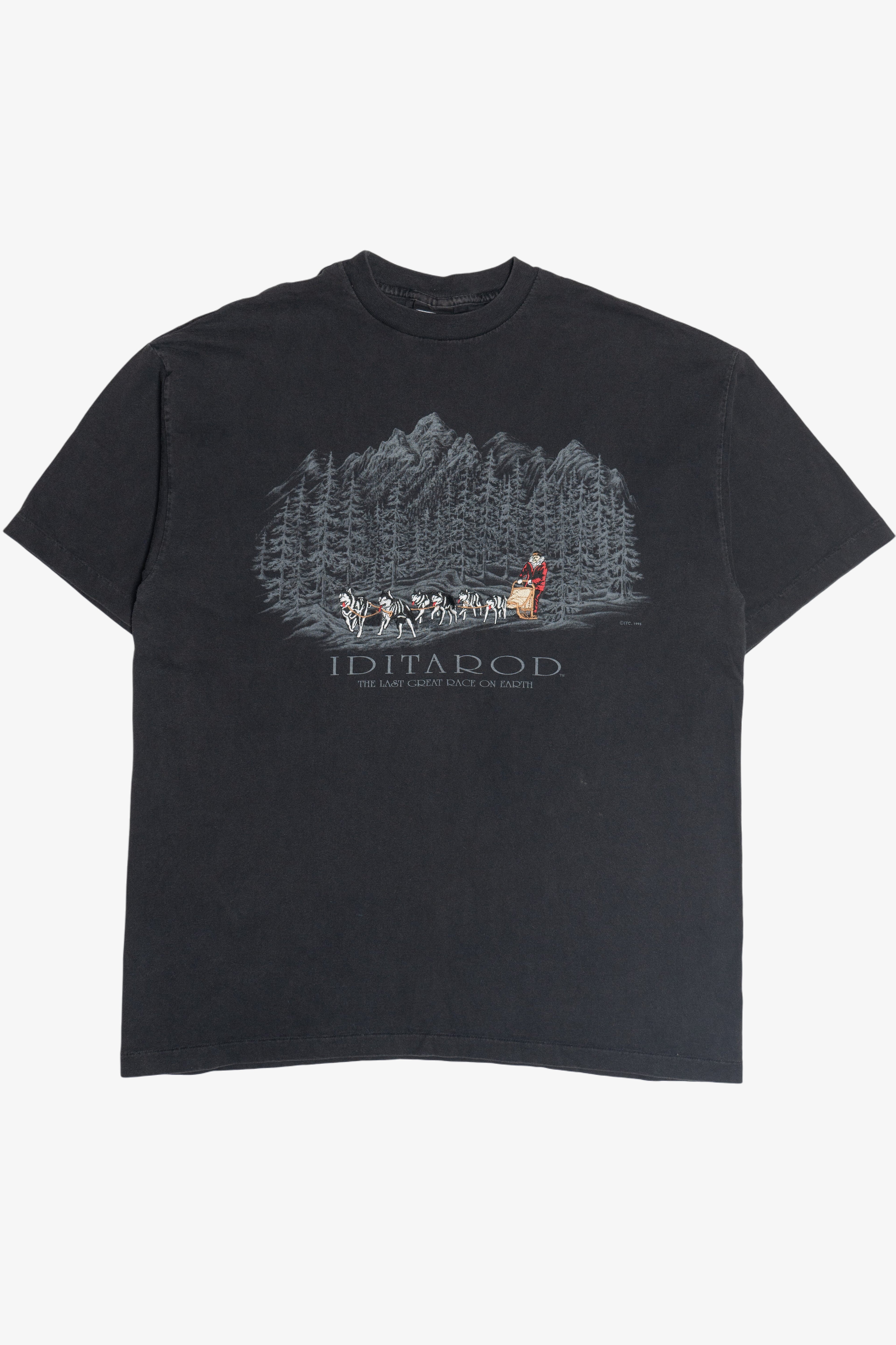 Vintage "Iditarod" Dog Sled Racing Embroidered Detail T-Shirt (1990s)
