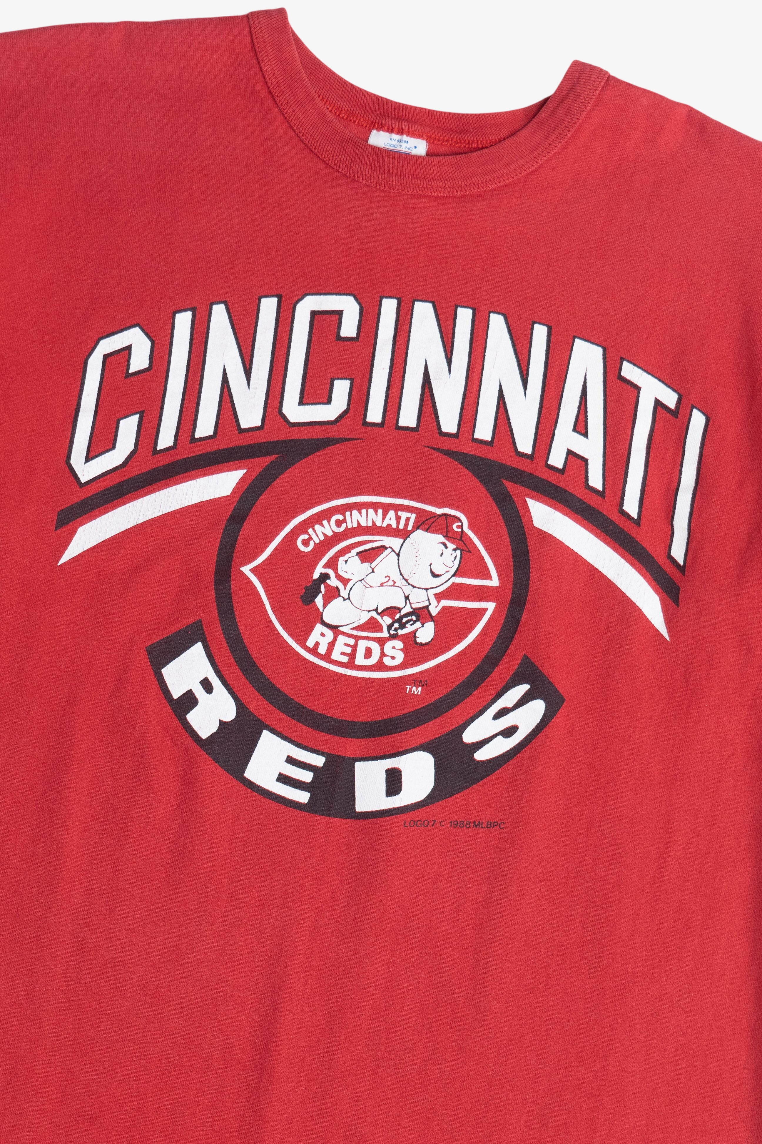 Vintage "Cincinnati Reds" Mascot Logo 7 T-Shirt (1990s)