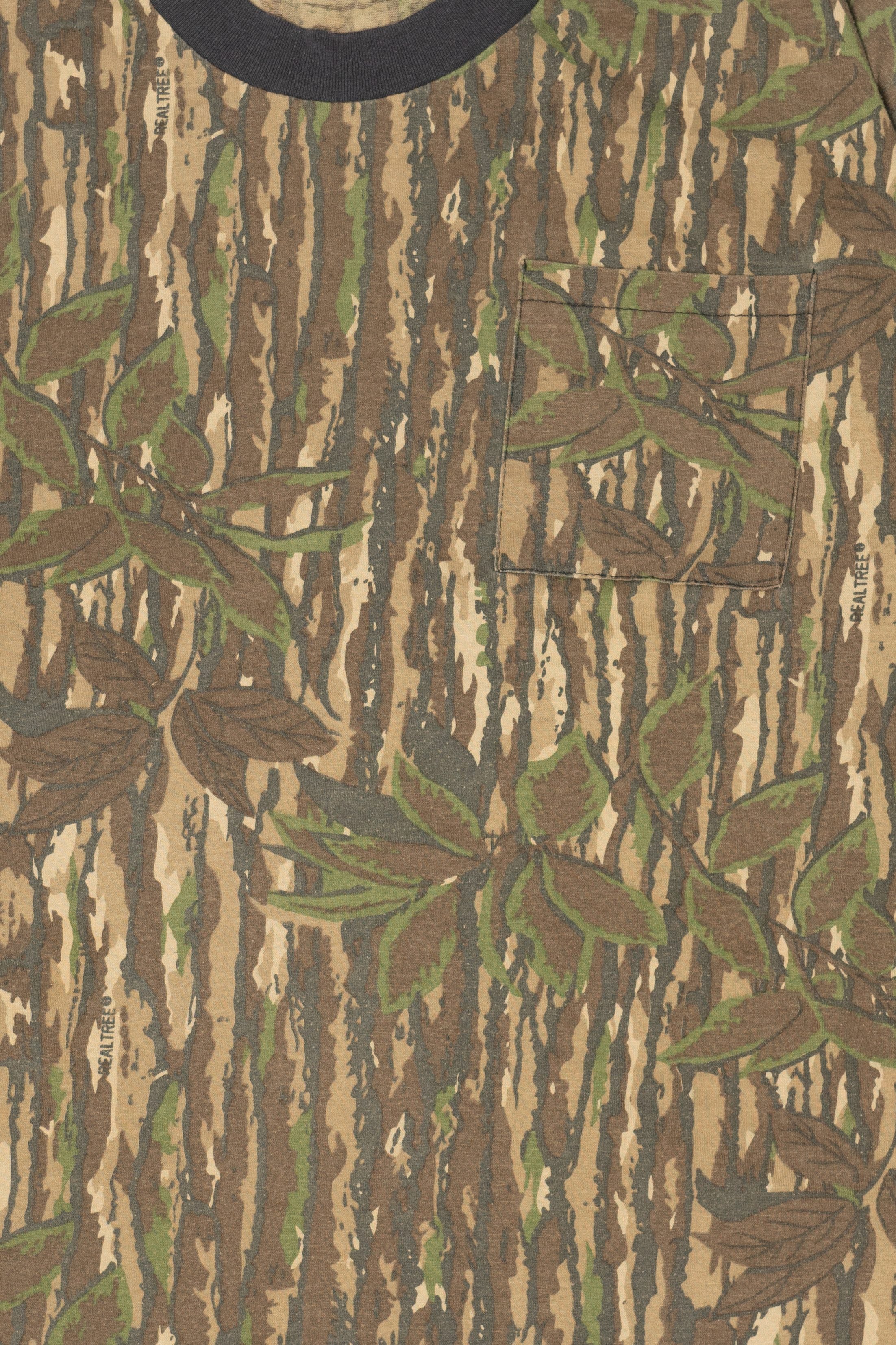 Vintage Camouflage Long Sleeve Pocket T-Shirt (1990s)