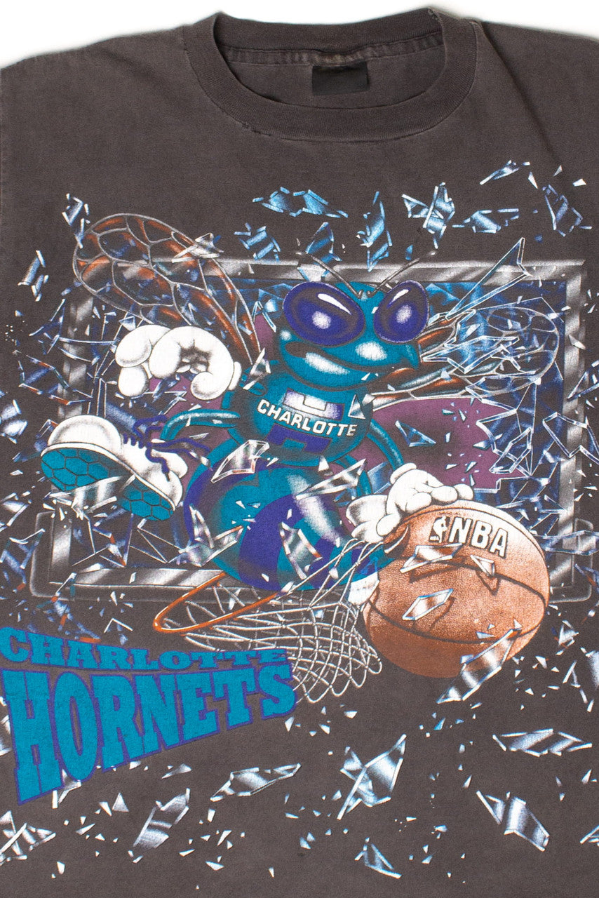 Vintage Charlotte Hornets Slam Dunk T-Shirt (1990s)