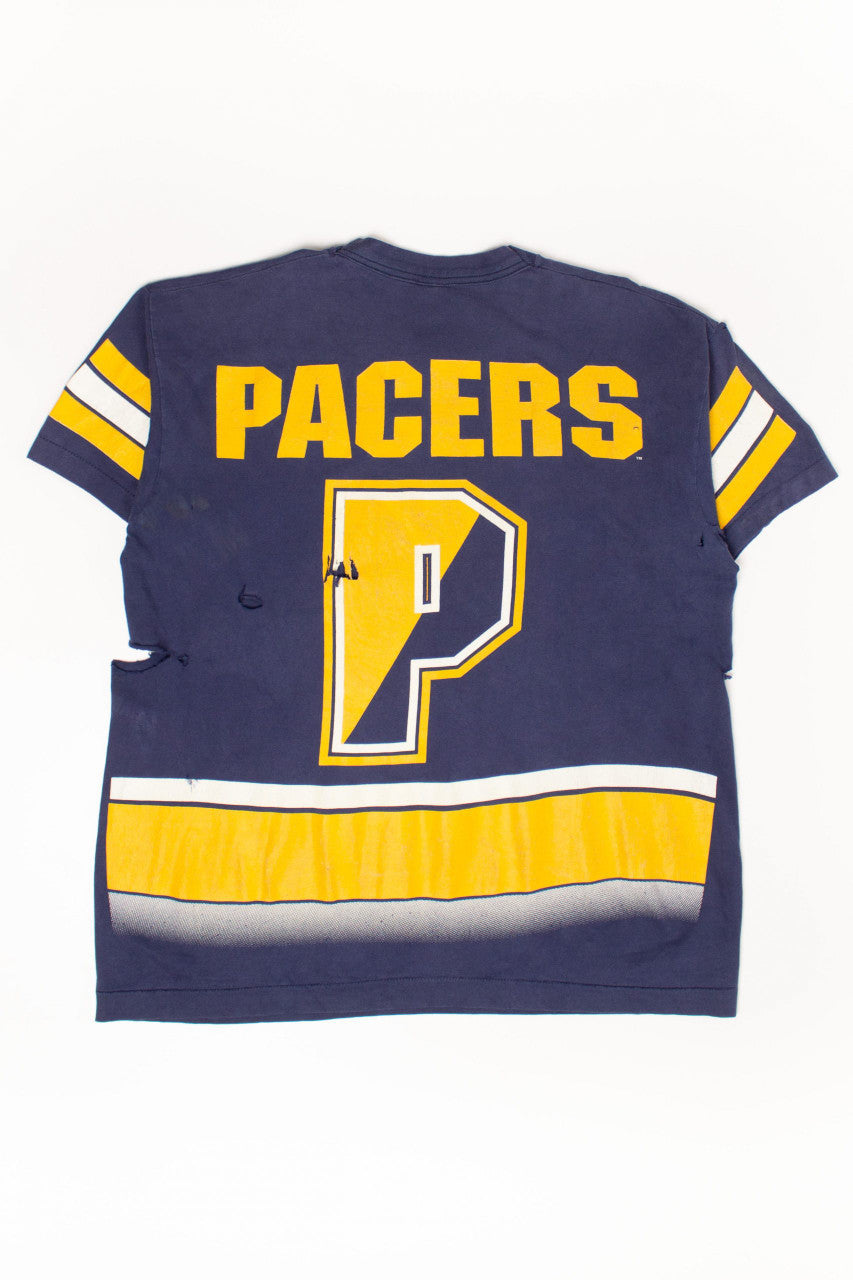 Vintage Destroyed Indiana Pacers T-Shirt (1990s)