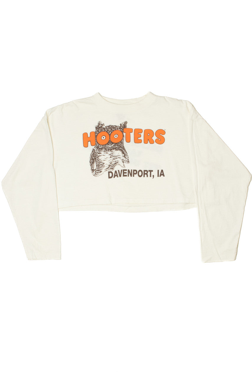 Vintage "Hooters" Davenport, IA Long Sleeve Crop T-Shirt