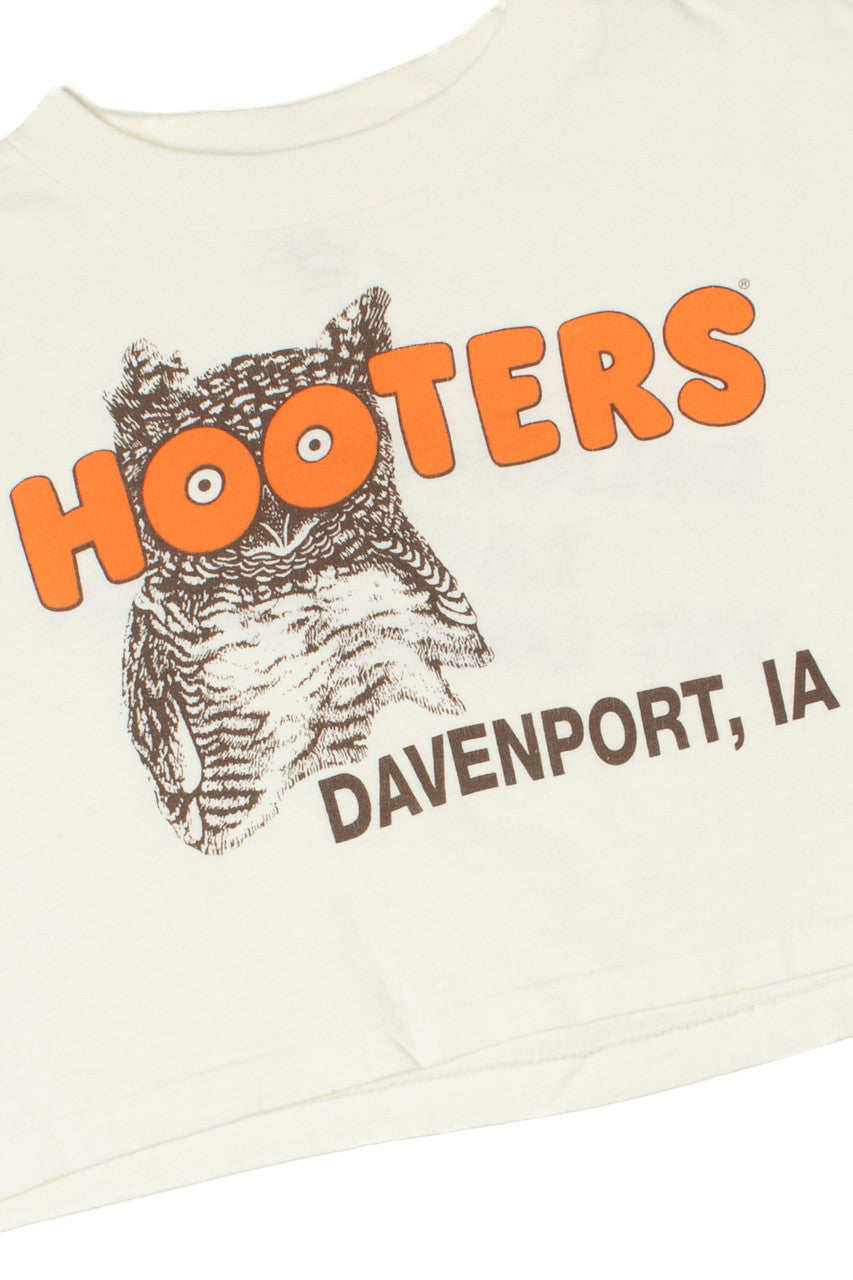 Vintage "Hooters" Davenport, IA Long Sleeve Crop T-Shirt