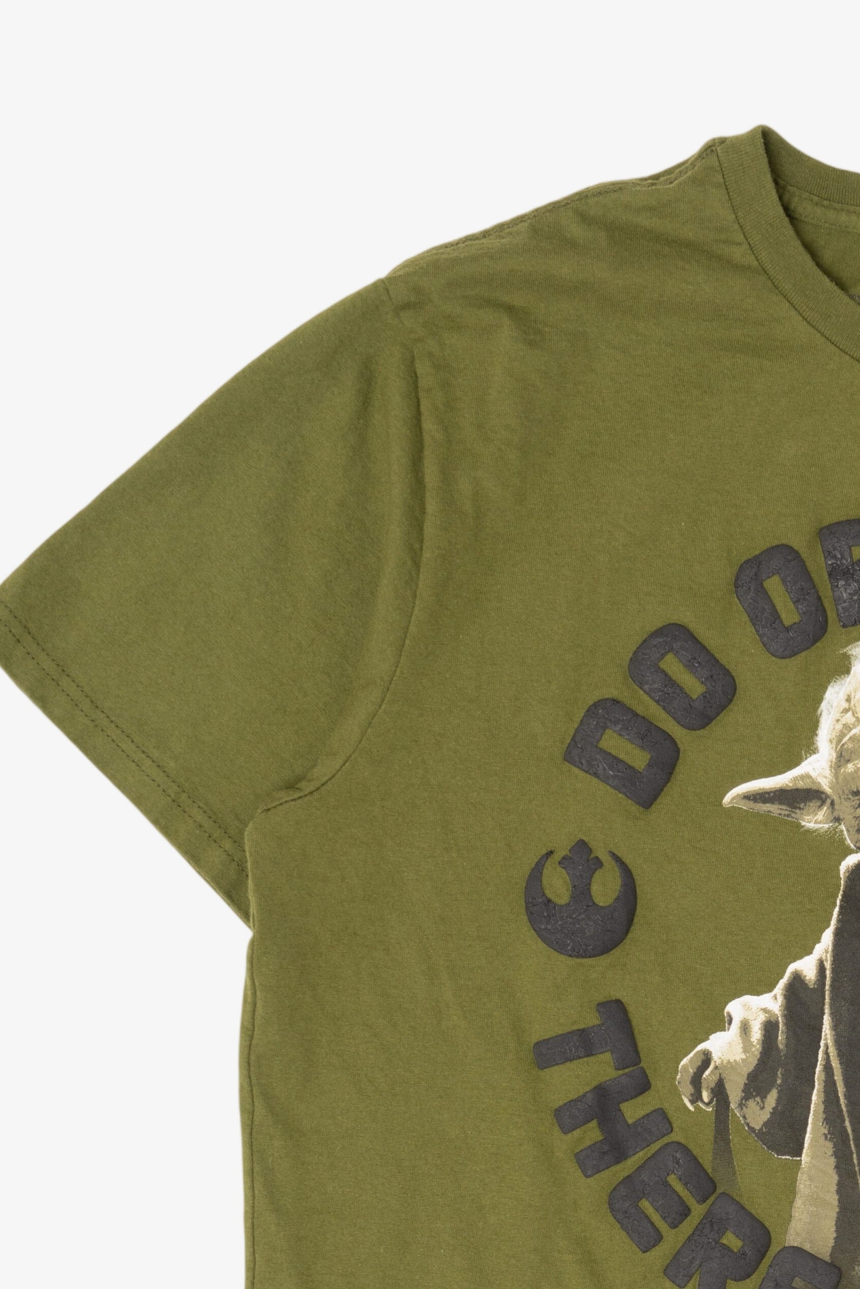 Green Embossed Yoda Star Wars "Do Or Do Not There Is No Try" T-Shirt (2010s)