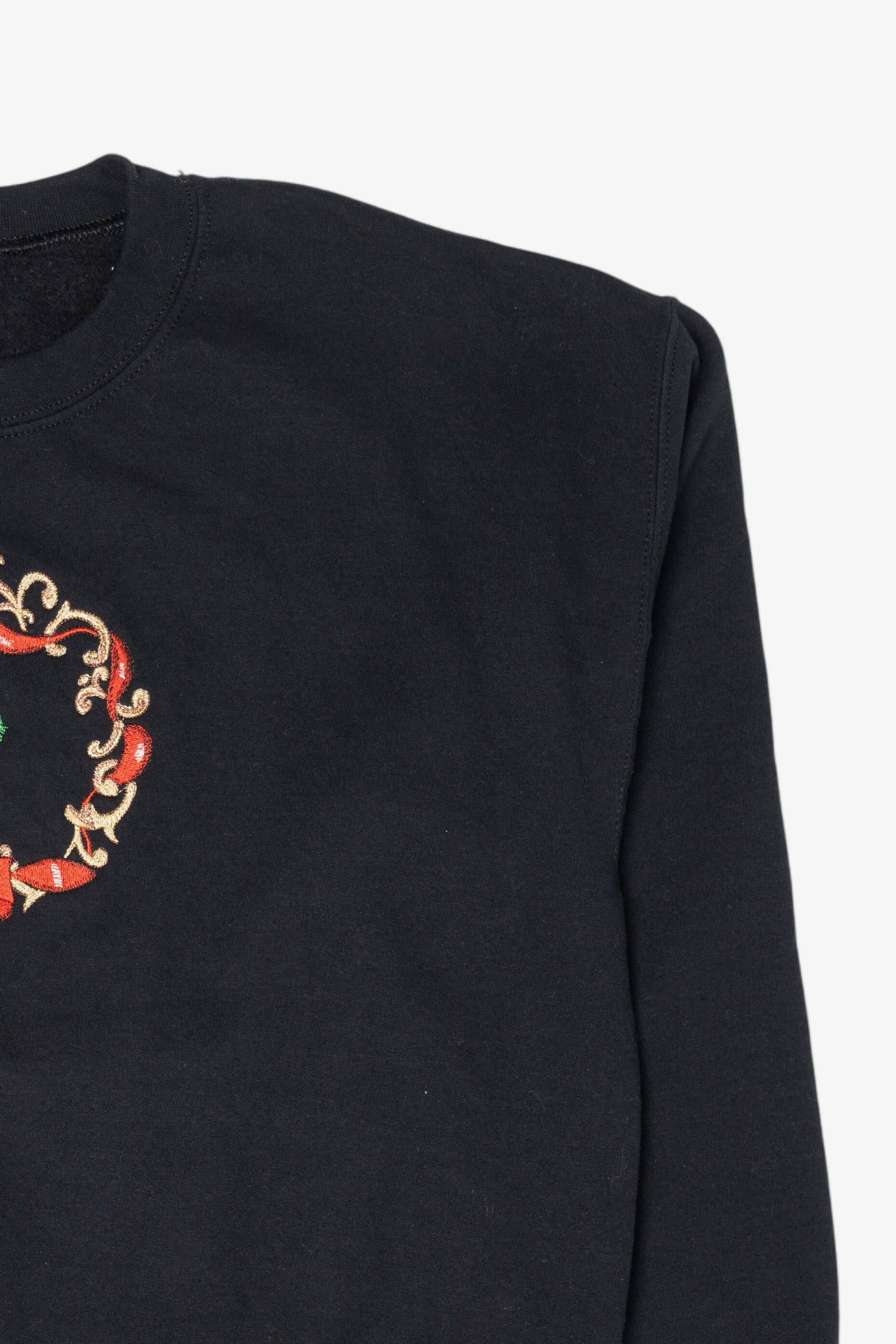 Black Gildan Wreath Ugly Christmas Sweatshirt (2010s)
