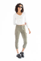White Floral Embroidered Seamless V-Neck Shirt