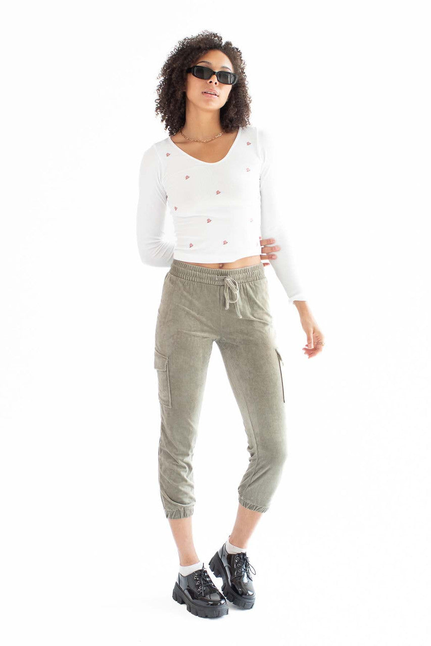 White Floral Embroidered Seamless V-Neck Shirt