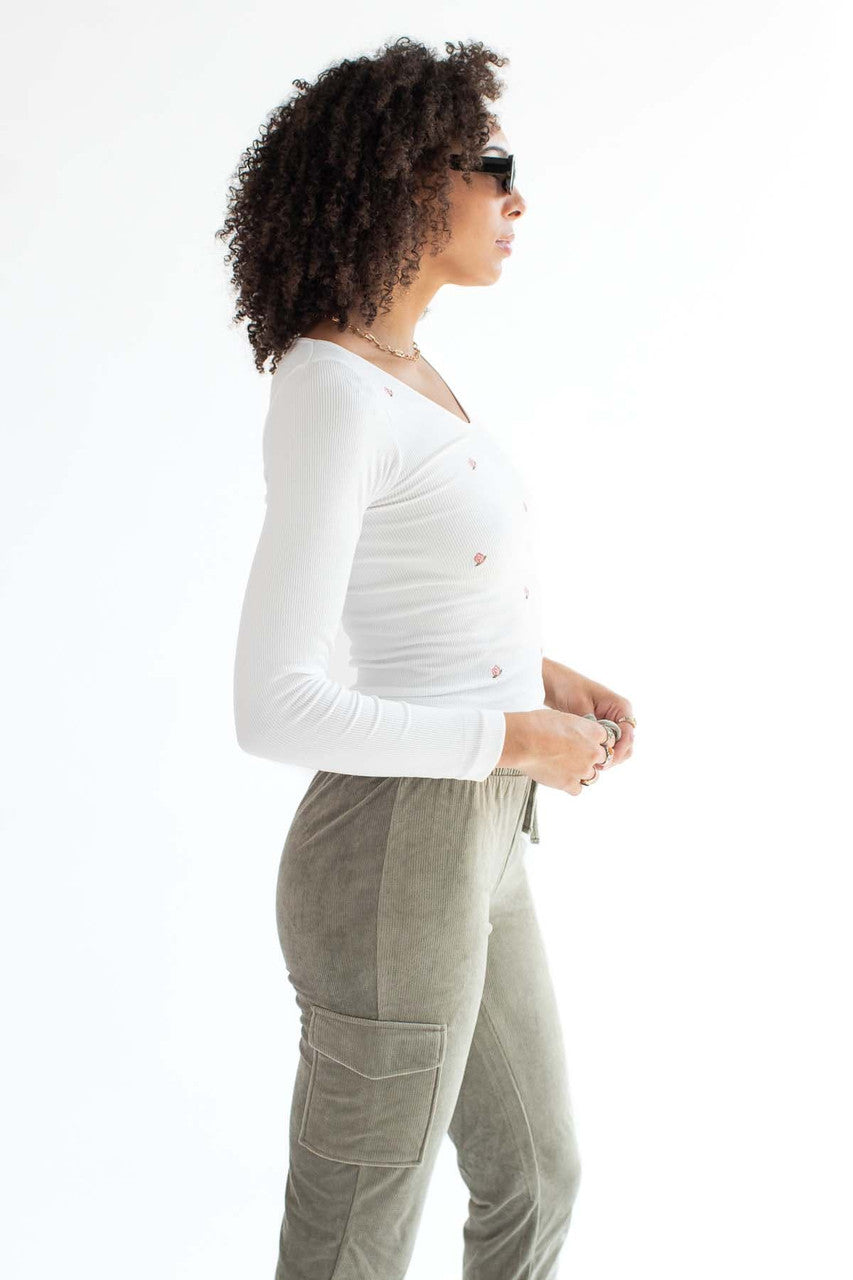 White Floral Embroidered Seamless V-Neck Shirt
