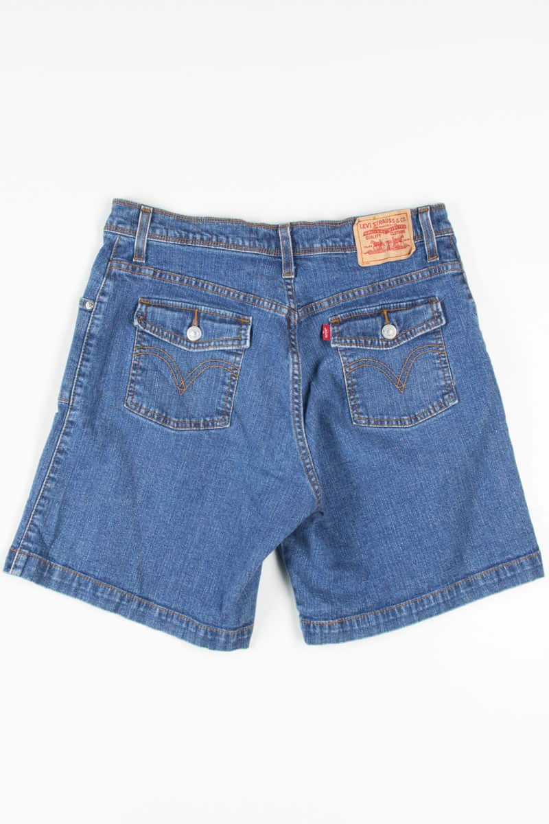 Medium Wash Levi's Denim Shorts (sz. 12) 2