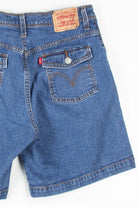 Medium Wash Levi's Denim Shorts (sz. 12) 2