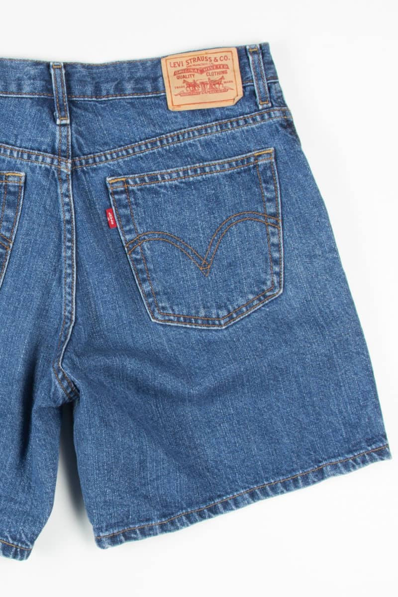 Medium Wash Levi's Denim Shorts (sz. 12) 1