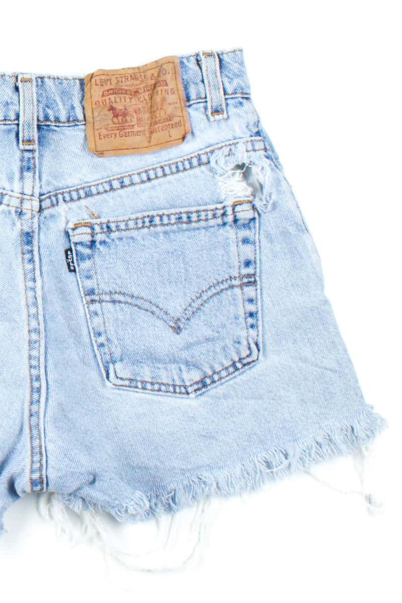 Vintage Distressed Levi's Denim Shorts (sz. 5 Jr.)